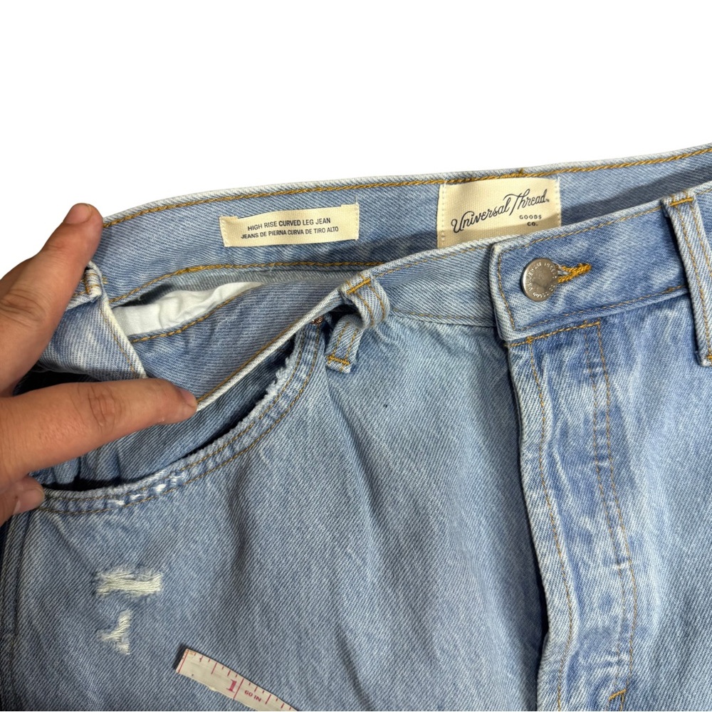 NWT Universal Thread 10 High Rise Curved Jean Barrel Light Wash Recycled Cotton - Picture 3 of 9